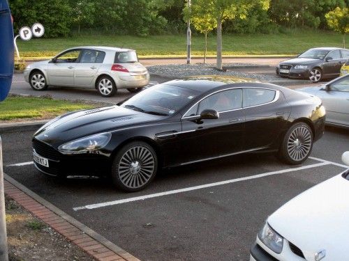 La nouvelle Aston Martin Rapide découverte et sans cagoule !