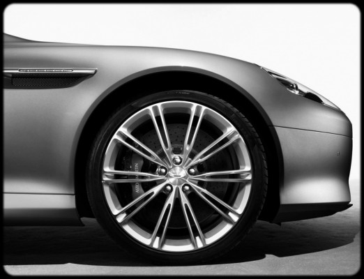 Aston Martin Virage Volante : A découvert     (vidéo)