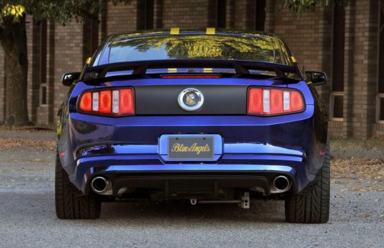 FordustangBlueAngelsEdition 04 560x362 Ford Mustang Blue Angels Edition : Only one     (vidéo) 