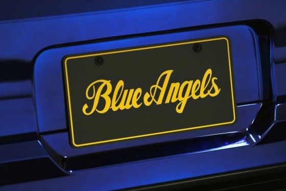 FordustangBlueAngelsEdition 09 560x375 Ford Mustang Blue Angels Edition : Only one     (vidéo) 