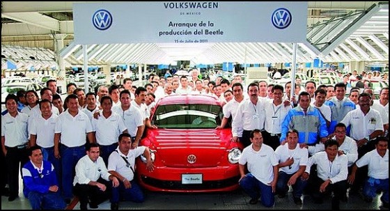 vwbeetlepuebla0 560x303 Volkswagen Beetle : Entrée en production 