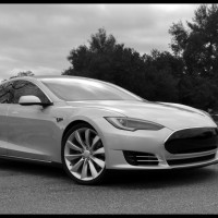 Tesla Model S.2 200x200 Tesla Model S : Réservable et en vidéo 