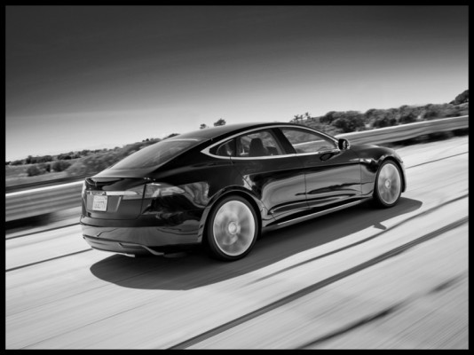 Tesla Model S.3 534x400 Tesla Model S : Réservable et en vidéo 