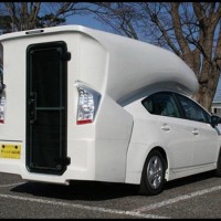 Prius Camper.2 200x200 Toyota Prius Camper : Le premier camping car 4 places hybride au profil... particulier !
