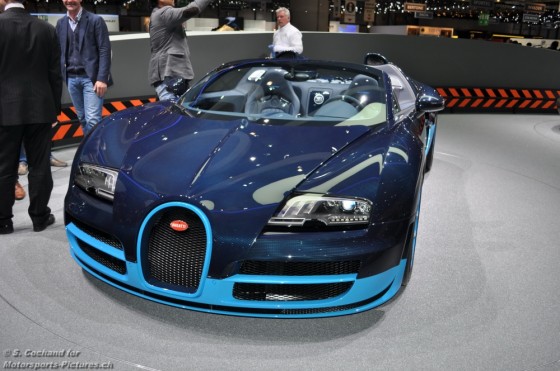 Bugatti Veyron Grand Sport Vitesse 29 560x371 Bugatti Veyron Grand Sport Vitesse : A plus de 400, cheveux au vent ! 