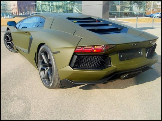 Lamborghini Aventador vert armée.2 533x400 Lamborghini Aventador GreenArmy : Furtive 