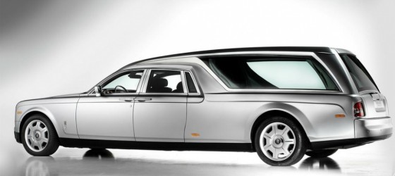 Rolls Royce Phantom corbillard.21 560x250 Rolls Royce Phantom B12 : Pour faire un dernier voyage dans le luxe, la calme et la volupté