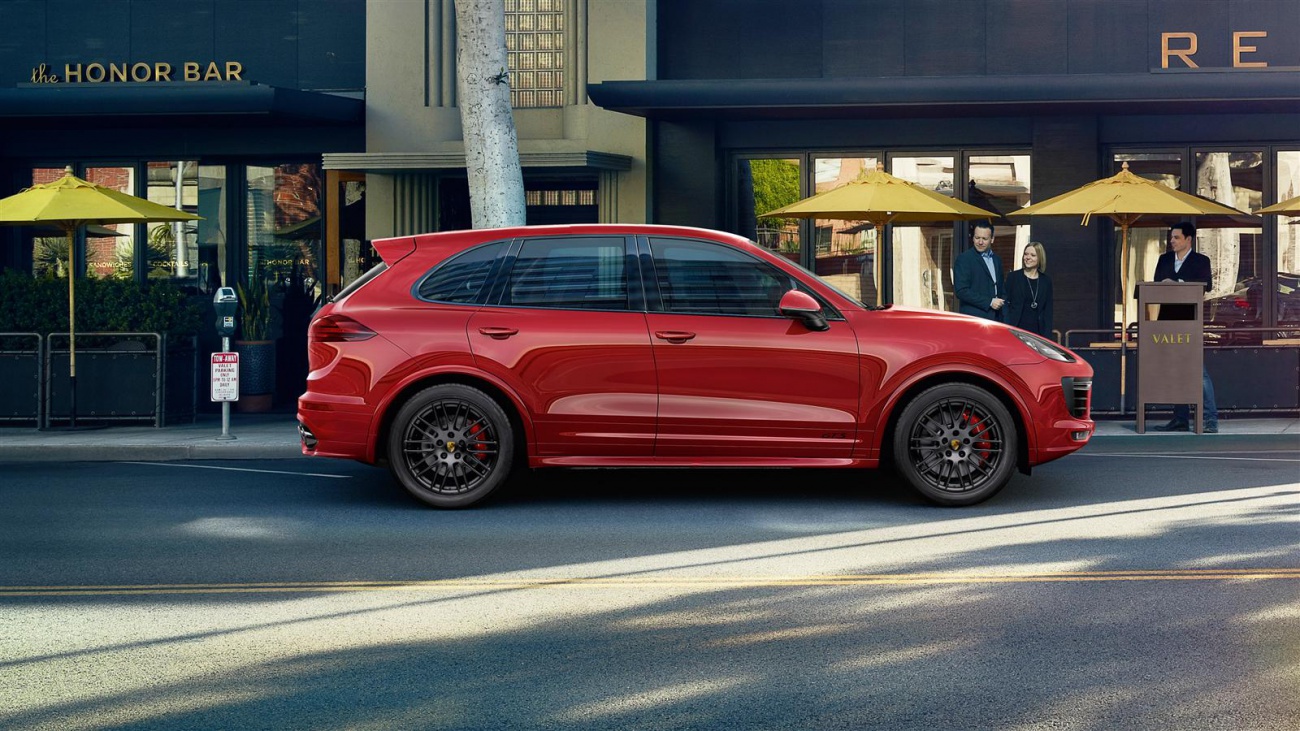 Porsche cayenne gts 2015