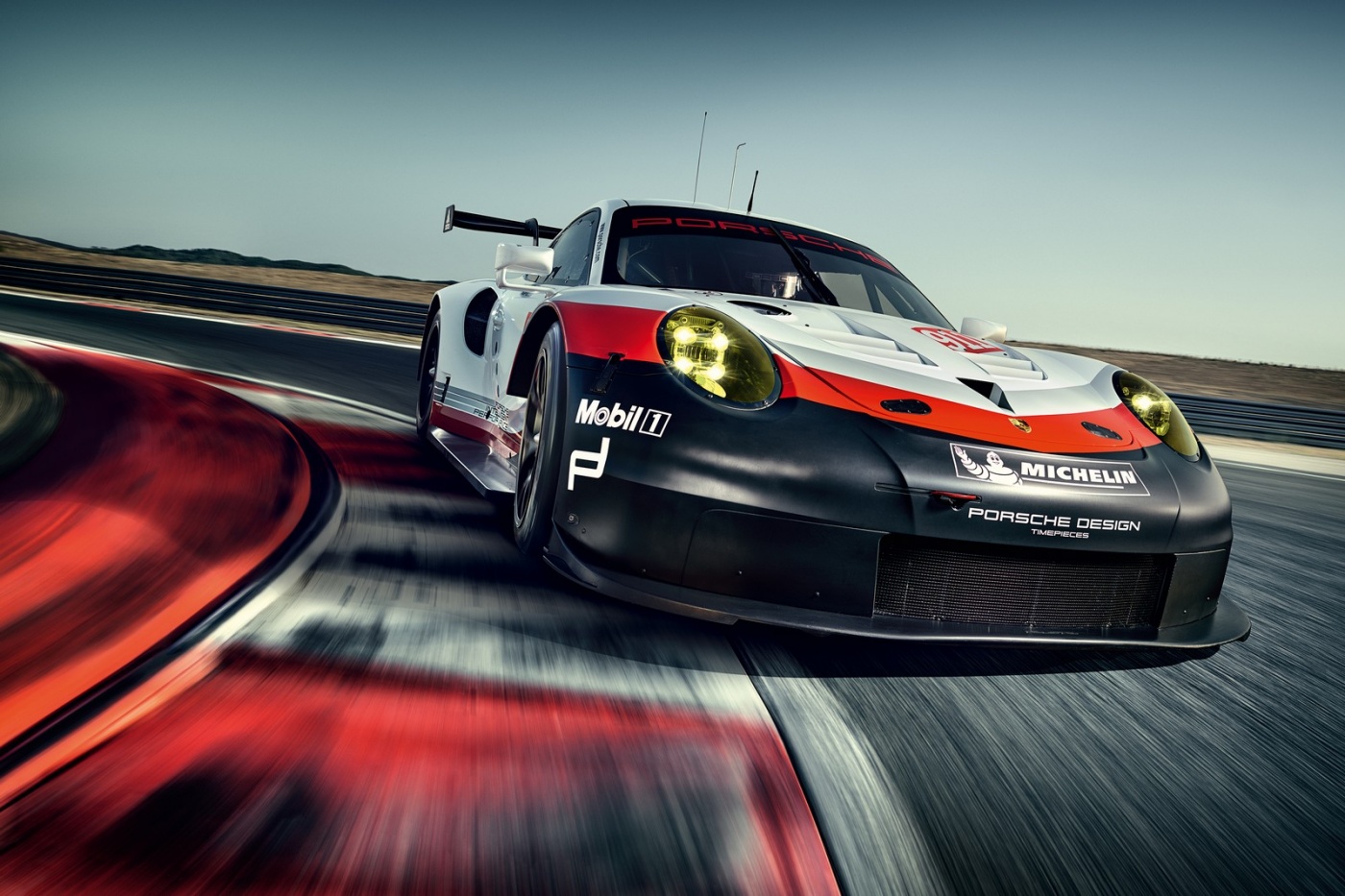 Porsche 911 RSR en route pour Le Mans