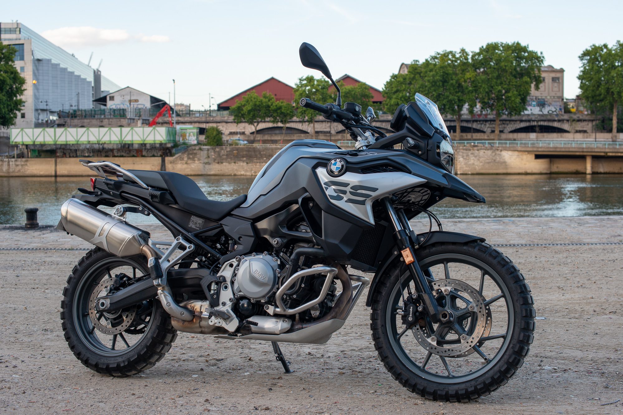 BMW F750GS : la technologie s'invite à moto